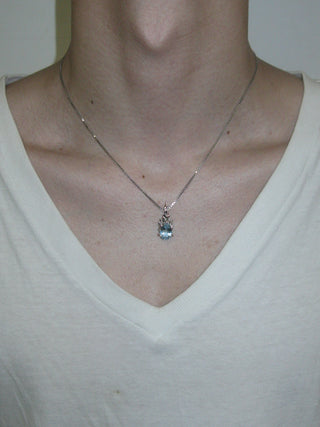 MINI SKY TOPAZ GEM IN HEAT NECKLACE -