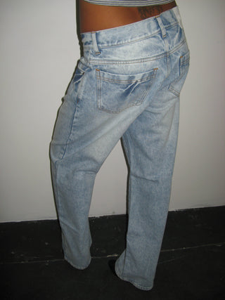 REGULAR JEANS