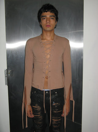 CAMISA CON OJILLOS
