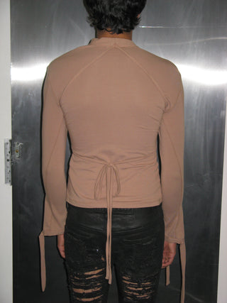 CAMISA CON OJILLOS