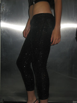 SEQUINED LOW-RISE CAPRI LEGGINGS