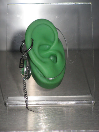 GOTA ENCADENADA EARRING