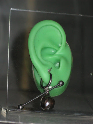 TUTTO DARK SINGLE EARRING