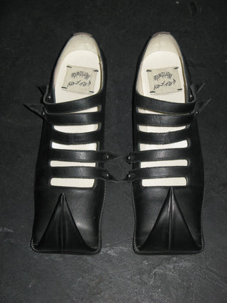 FOLDED POULAINES