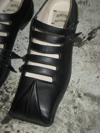 FOLDED POULAINES