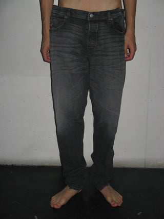 PLEATED JEANS