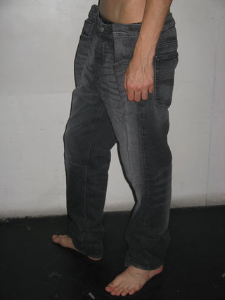 PLEATED JEANS