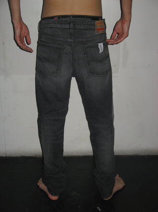PLEATED JEANS