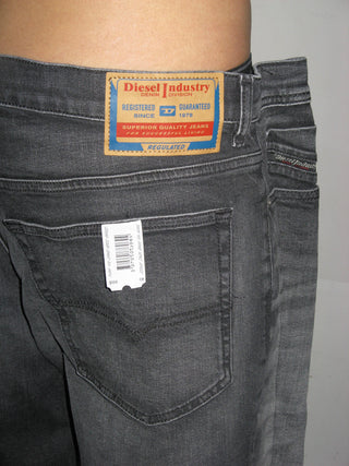 PLEATED JEANS