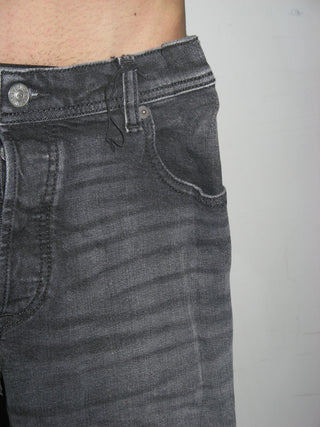 PLEATED JEANS