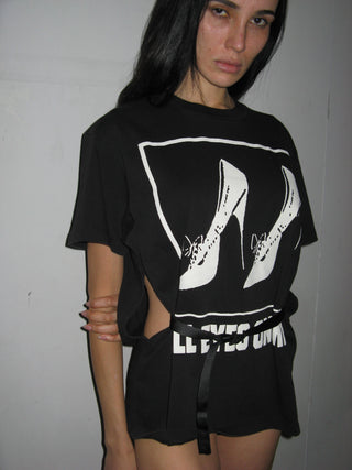 ALL EYES ON ME BELTED T SHIRT