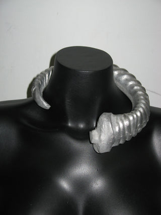 HORN NECKLACE