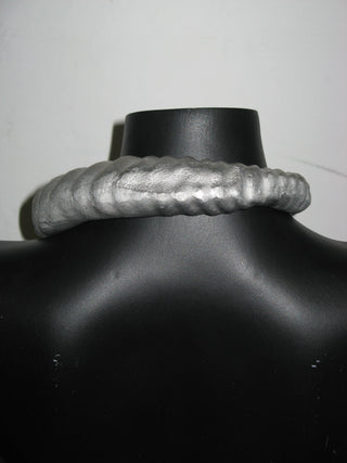 HORN NECKLACE