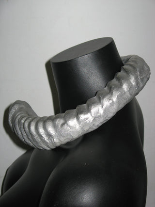 HORN NECKLACE